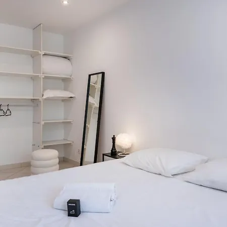 Holiday home Maison Frappaz - 4 Bedrooms With Garden Villeurbanne