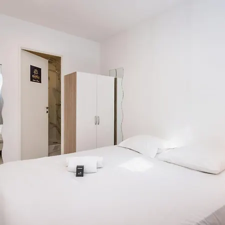 Holiday home Maison Frappaz - 4 Bedrooms With Garden Villeurbanne